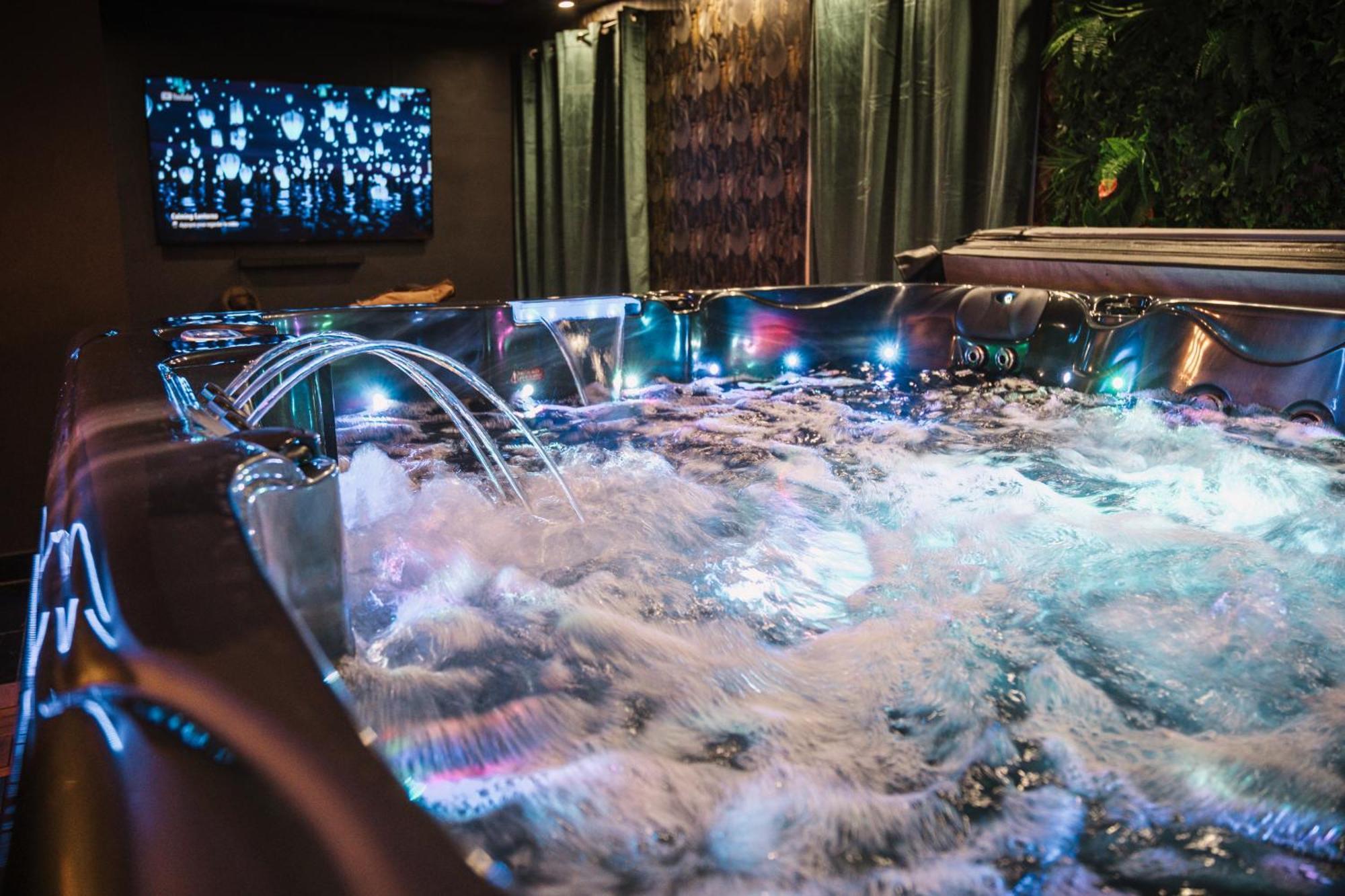L Escale Jacuzzi Et Sauna 埃夫勒 外观 照片